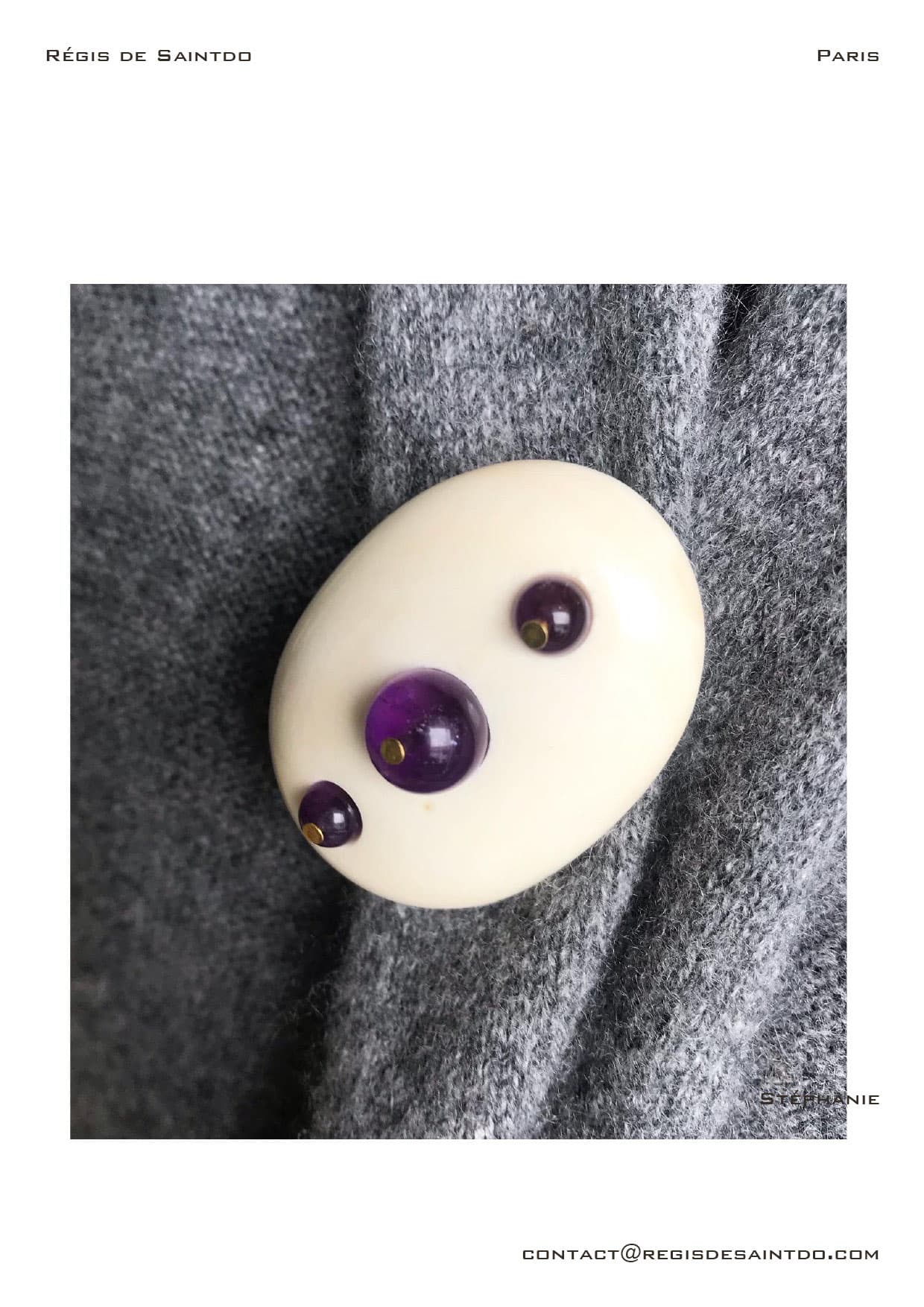 Broche Stéphanie — os, améthyste