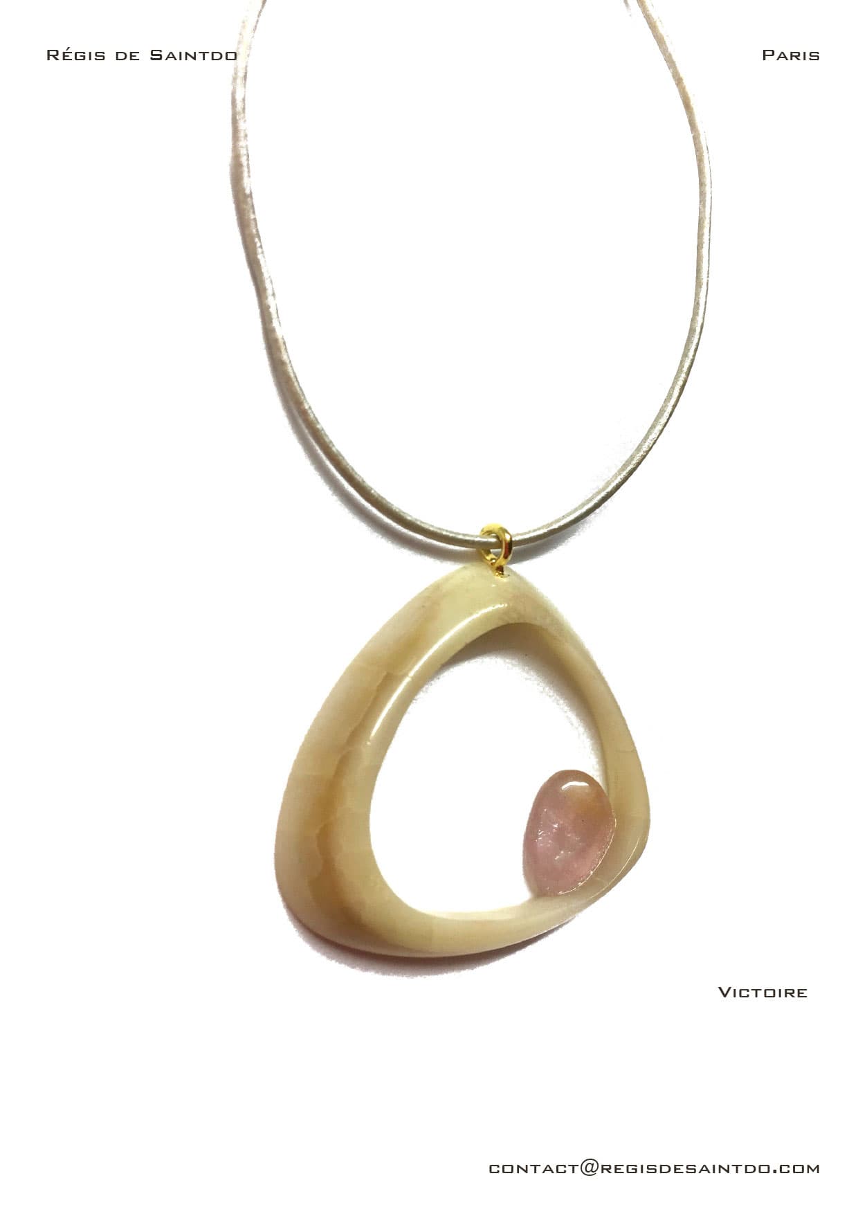 Pendentif Victoire — os, quartz rose