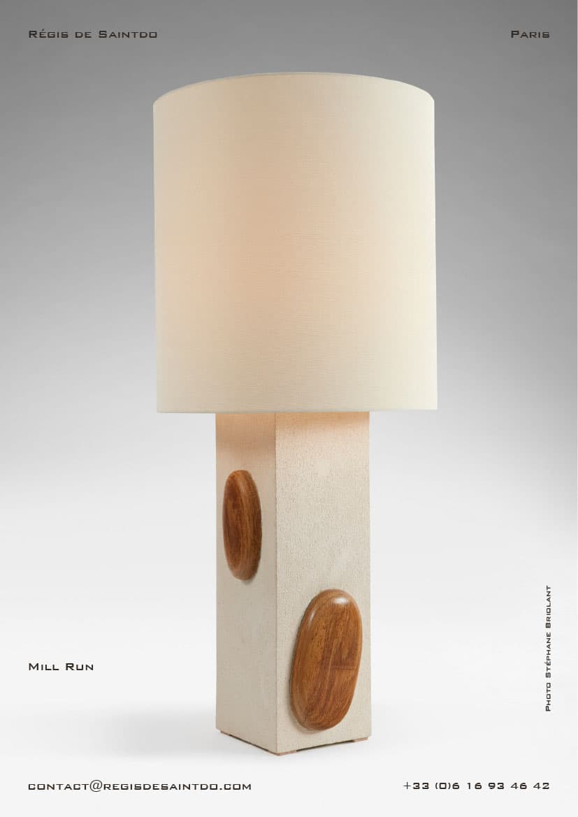 Lampe Mill Run — céramique blanche brute, chêne poli
