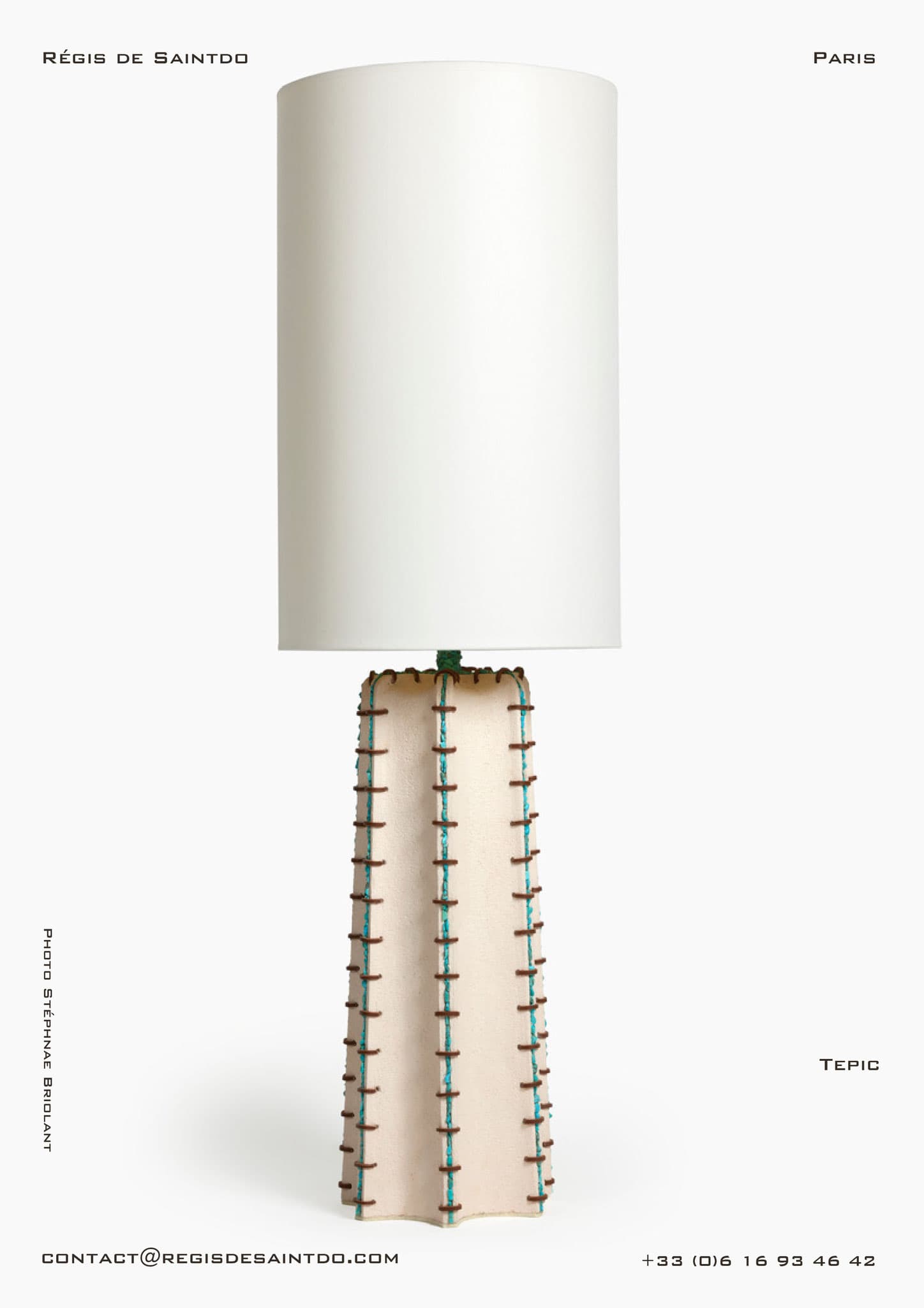 Lampe Tepic — céramique, howlites turquoise, cuir