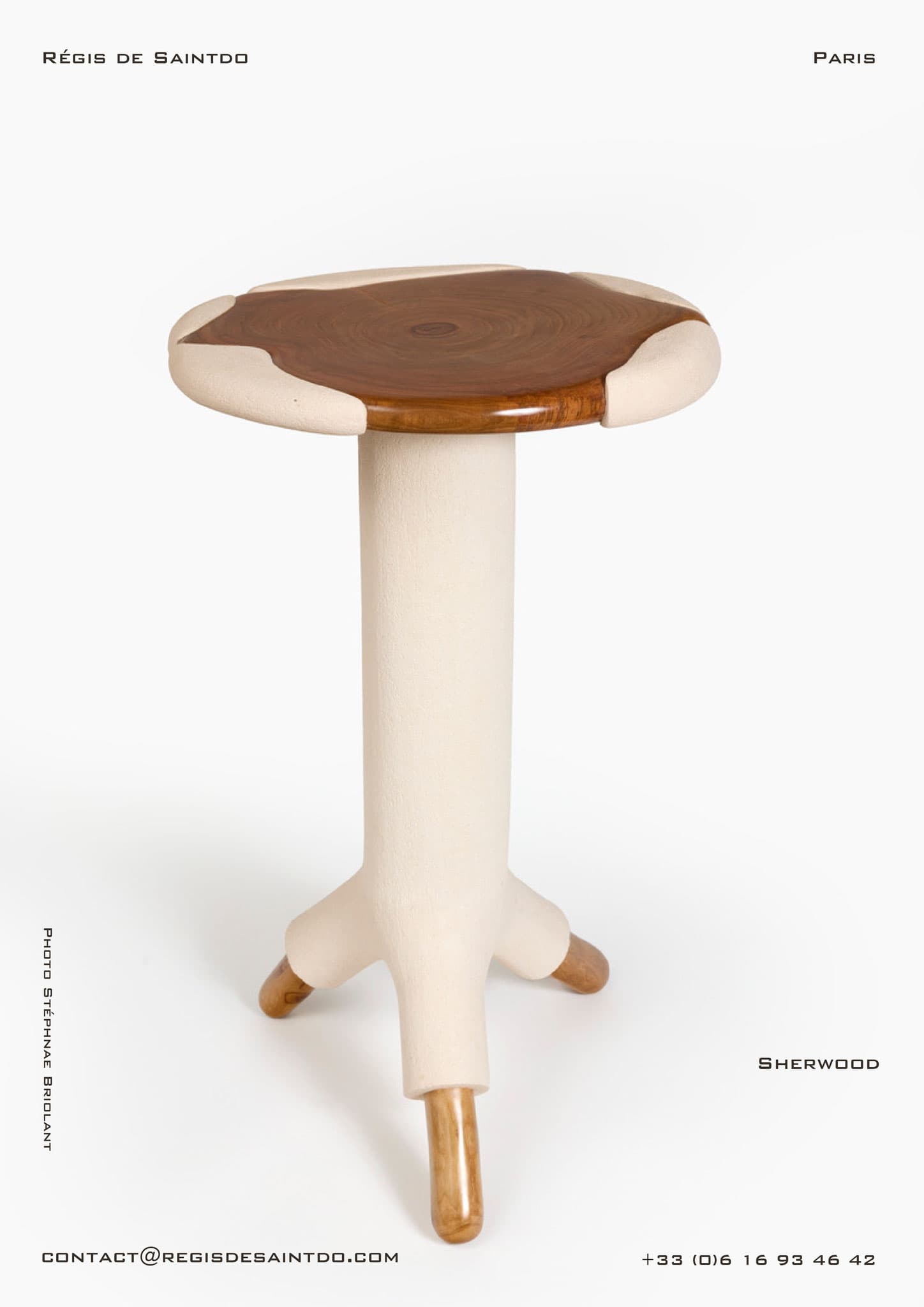 Table d'appoint Sherwood — bois de cerisier poli, céramique chamottée